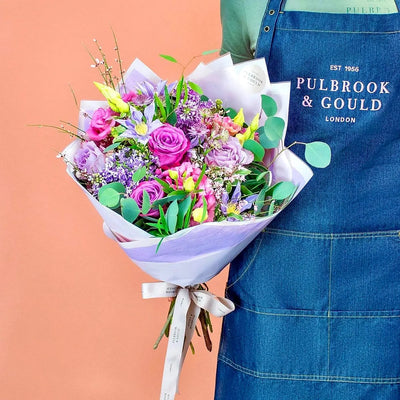 
                    
                      Hand-Tied Bouquet Class Pulbrook and Gould floral workshop experience class in South Kensington studio with pastel flowers
                    
                  