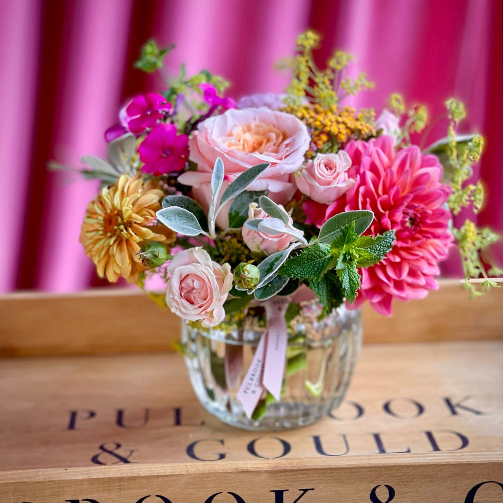 
                  
                    Seasonal Vase Arrangement Class - Pulbrook & Gould Flowers London
                  
                